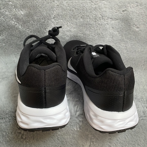 Nike - Women’s Running Shoes - Picture 3 of 7